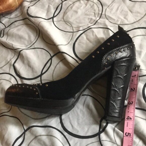 Sam Edelman Shoes Women's 8.5 Narrow Heel 3.5'' Black Suede/ Leather Studs EUC - Picture 8 of 8